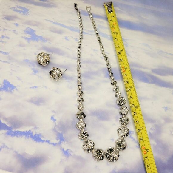 Silver Gray Collar Necklace with earrings - Picture 5 of 9